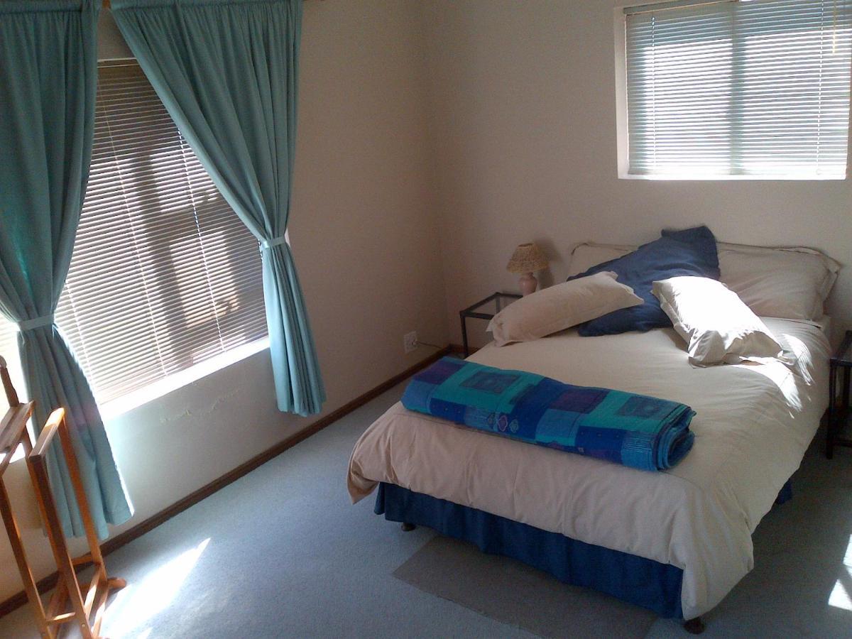 Gansbaai Lodge & Backpackers エクステリア 写真