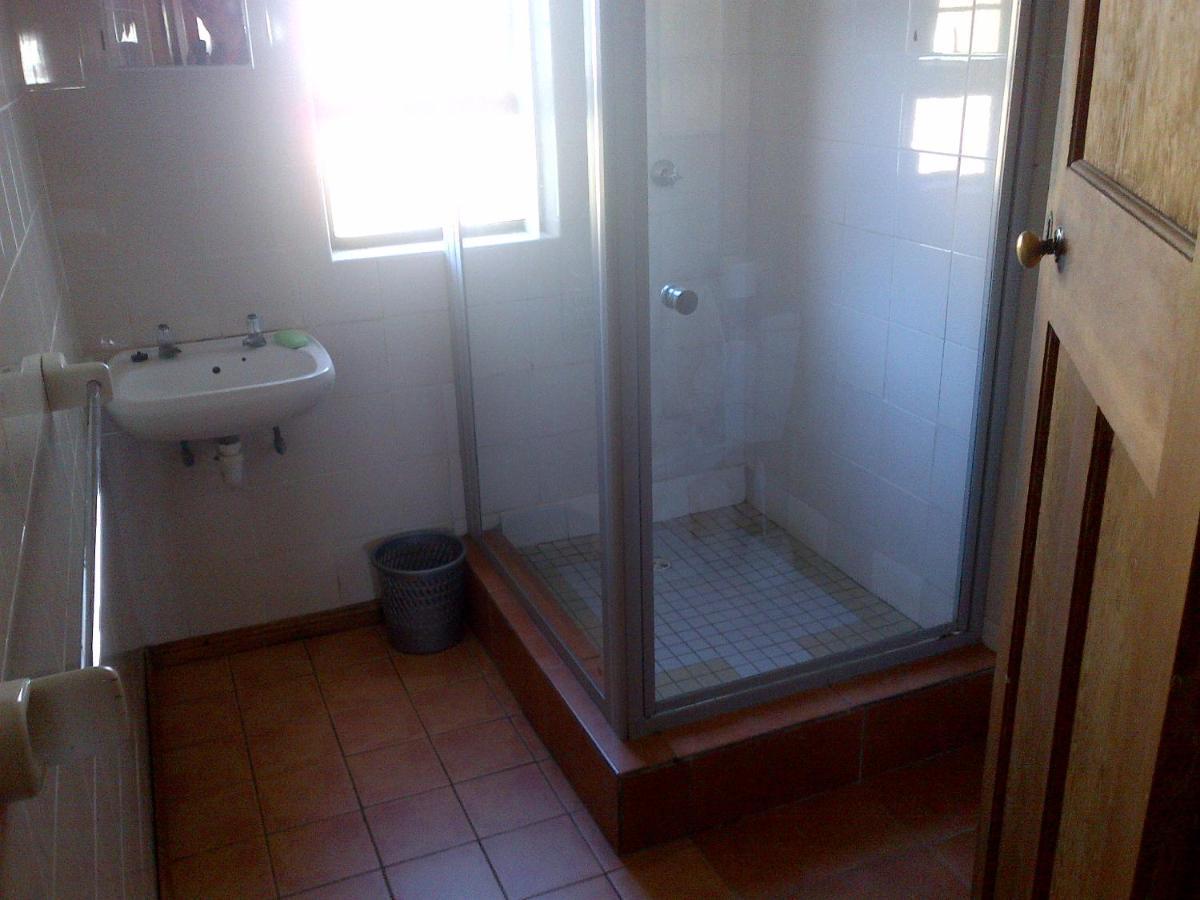 Gansbaai Lodge & Backpackers エクステリア 写真